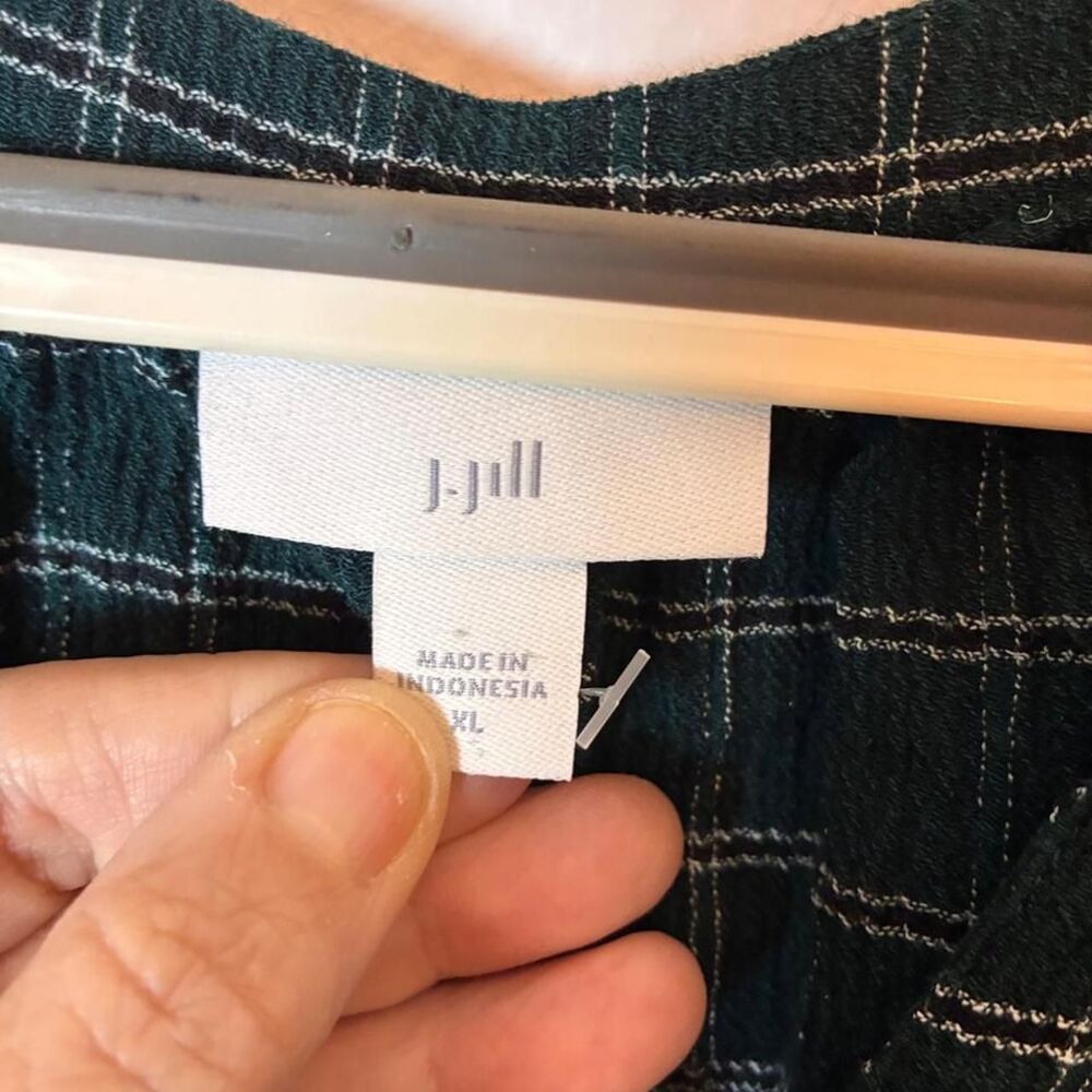 J-jill Women's Green plaid blouse, XL, 3/4 sleeve - Picture 3 of 6